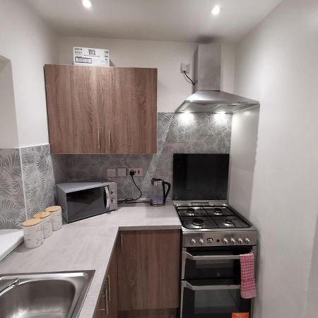 Three Bedroom Modern Apartment By Luton Airport And Luton Station 외부 사진
